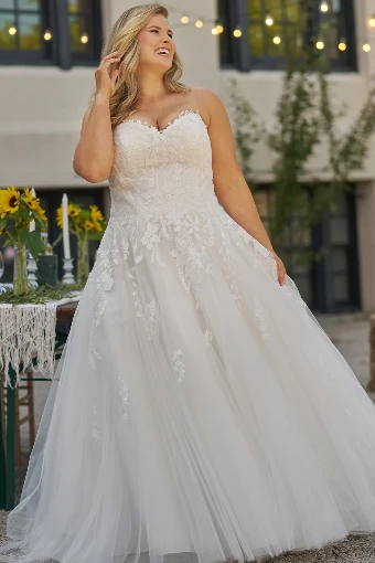 Sydney's Closet Isadora #1 Ivory thumbnail